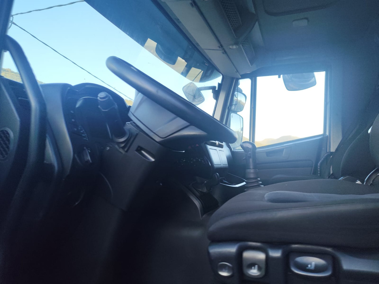 IVECO STRALIS AD 260S31 XP - Autocarro telaio: foto 3 IVECO STRALIS AD 260S31 XP - Autocarro telaio: foto 3