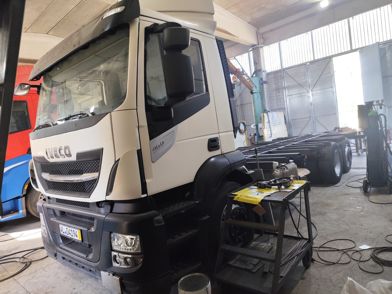 IVECO STRALIS AS 260S46 - Autocarro con pianale/ Cassone fisso: foto 1 IVECO STRALIS AS 260S46 - Autocarro con pianale/ Cassone fisso: foto 1