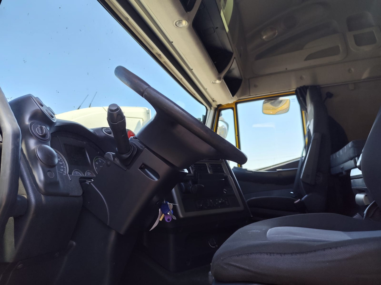 IVECO STRALIS CUBE AD260S42 - Autocarro portacontainer/ Caisse interchangeable: foto 3 IVECO STRALIS CUBE AD260S42 - Autocarro portacontainer/ Caisse interchangeable: foto 3