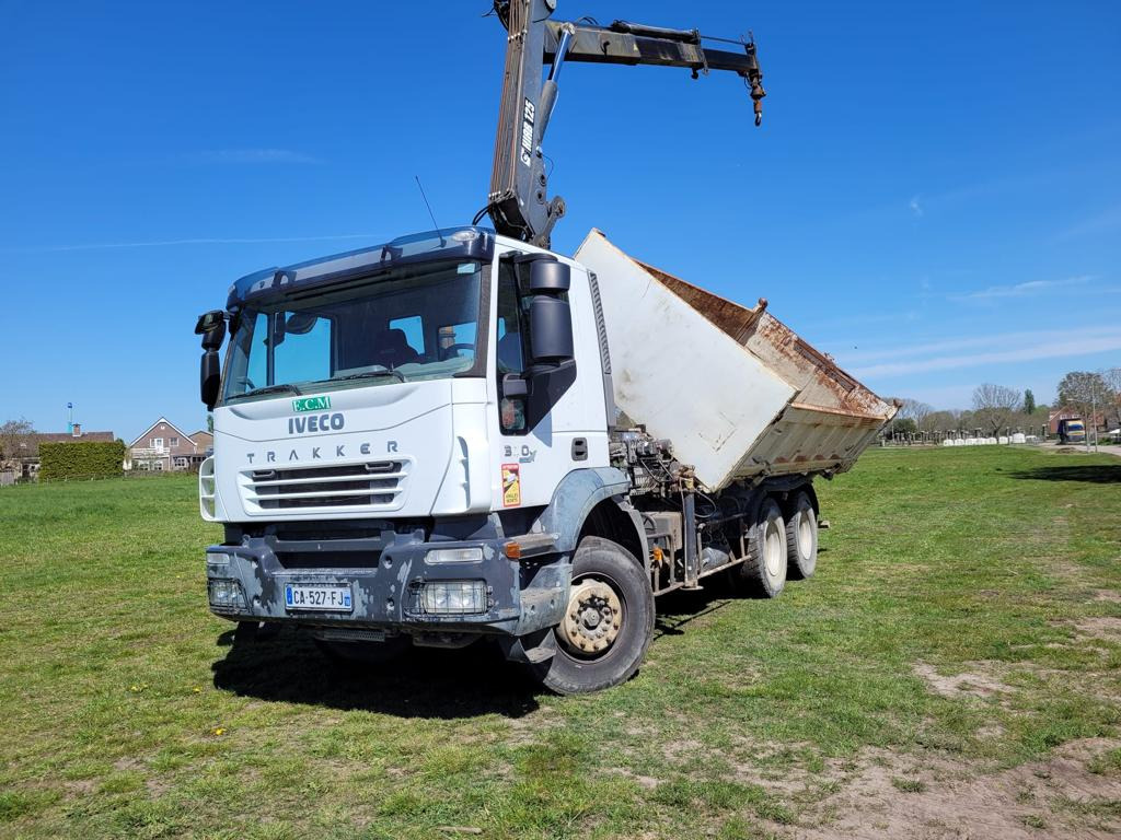 Camion con gru, Autocarro ribaltabile IVECO TRAKKER 260T36: foto 18 Camion con gru, Autocarro ribaltabile IVECO TRAKKER 260T36: foto 18