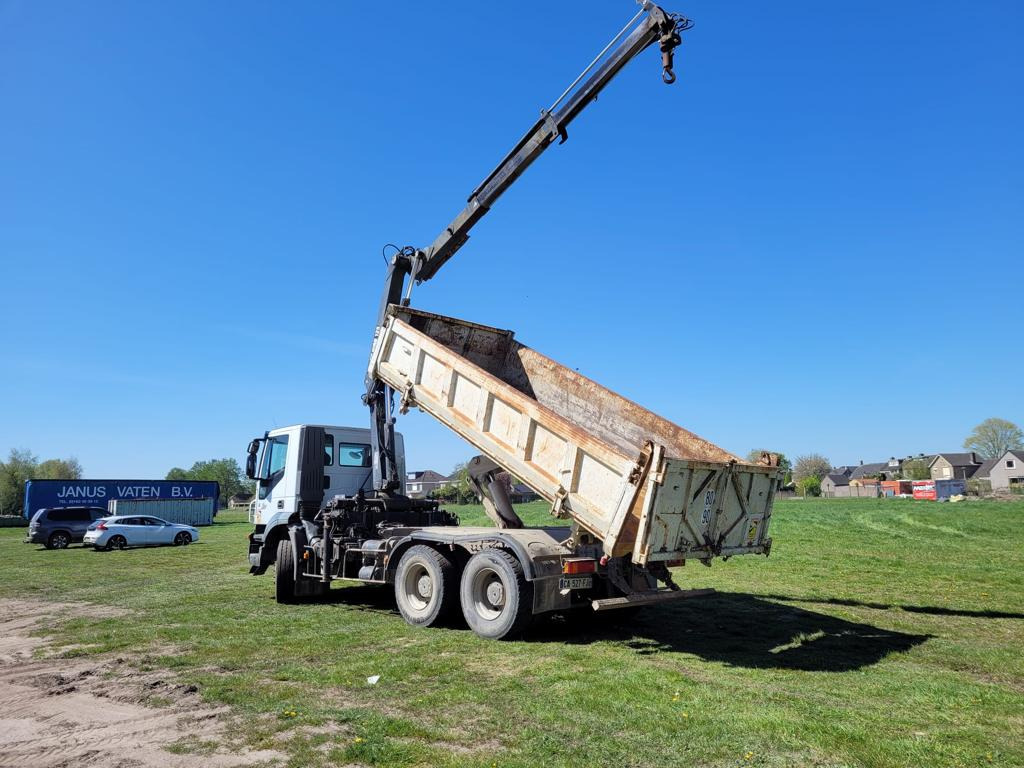 Camion con gru, Autocarro ribaltabile IVECO TRAKKER 260T36: foto 12 Camion con gru, Autocarro ribaltabile IVECO TRAKKER 260T36: foto 12