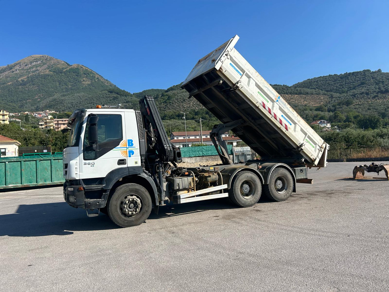 Camion con gru IVECO TRAKKER 260T36: foto 41