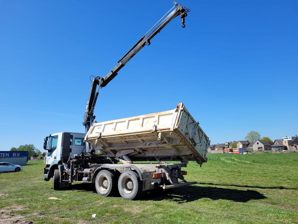 Camion con gru, Autocarro ribaltabile IVECO TRAKKER 260T36: foto 9 Camion con gru, Autocarro ribaltabile IVECO TRAKKER 260T36: foto 9