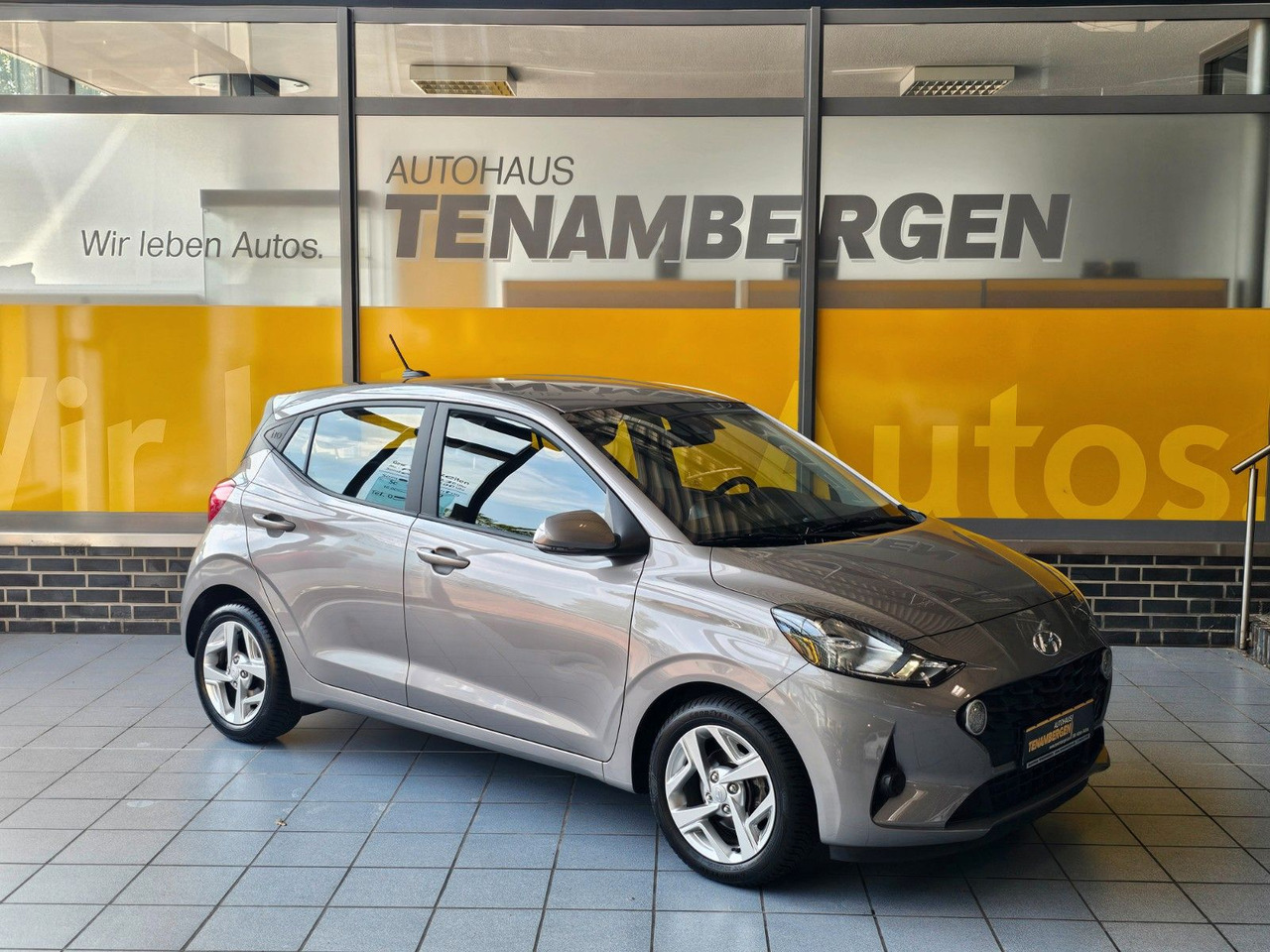 Hyundai i10 Trend AUTOMATIK SHZ PDC LenkrHzg DAB Spurhal - Autovettura: foto 1 Hyundai i10 Trend AUTOMATIK SHZ PDC LenkrHzg DAB Spurhal - Autovettura: foto 1