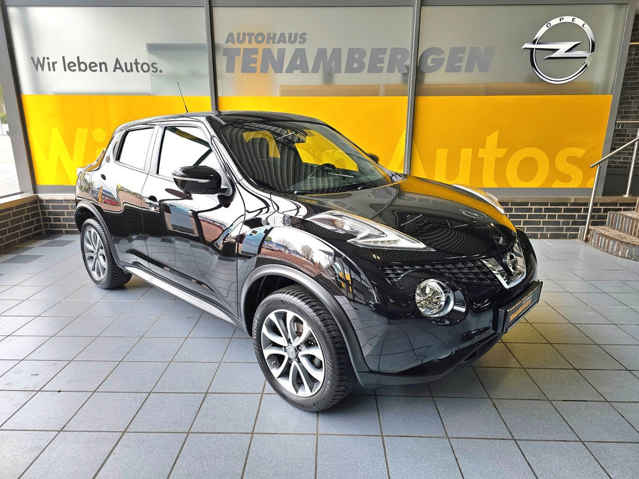 Nissan Juke 1.2 DIG-T 360 / Navi / Ganzjahresreifen - SUV/ Fuoristrada: foto 1 Nissan Juke 1.2 DIG-T 360 / Navi / Ganzjahresreifen - SUV/ Fuoristrada: foto 1