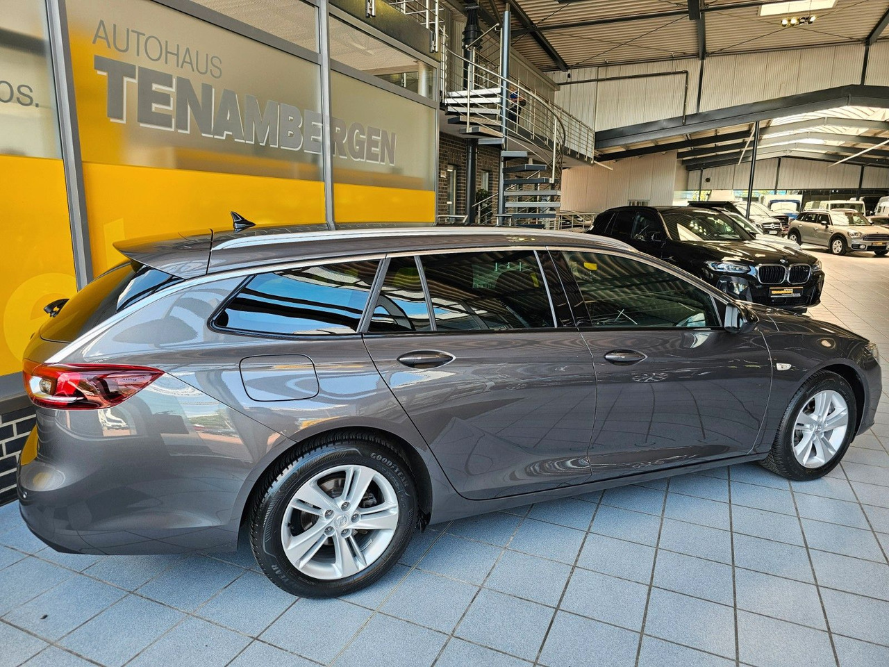 Opel Insignia B ST Business IntelliLux LED Tot Winkel - Autovettura: foto 2 Opel Insignia B ST Business IntelliLux LED Tot Winkel - Autovettura: foto 2