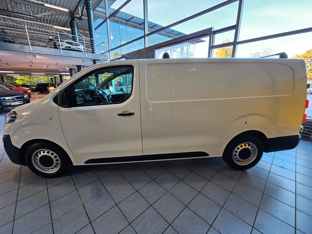 Opel Vivaro Kasten Edition L Sortimo 180°Kamera DAB - Furgoncino: foto 4 Opel Vivaro Kasten Edition L Sortimo 180°Kamera DAB - Furgoncino: foto 4