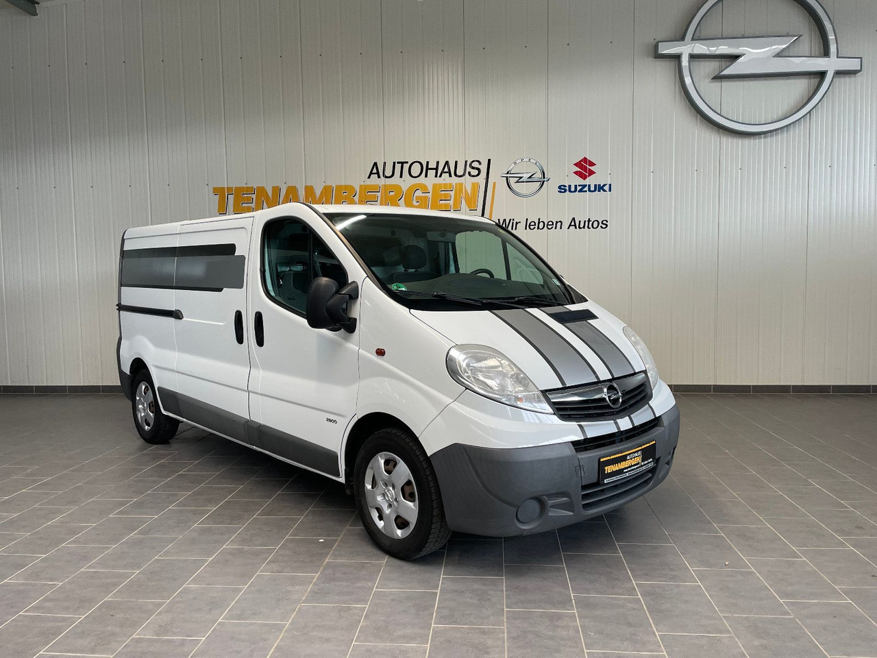 Opel Vivaro Kasten L2H1 2,9t Tüv Scheckheft Klima AHK - Furgoncino: foto 1 Opel Vivaro Kasten L2H1 2,9t Tüv Scheckheft Klima AHK - Furgoncino: foto 1