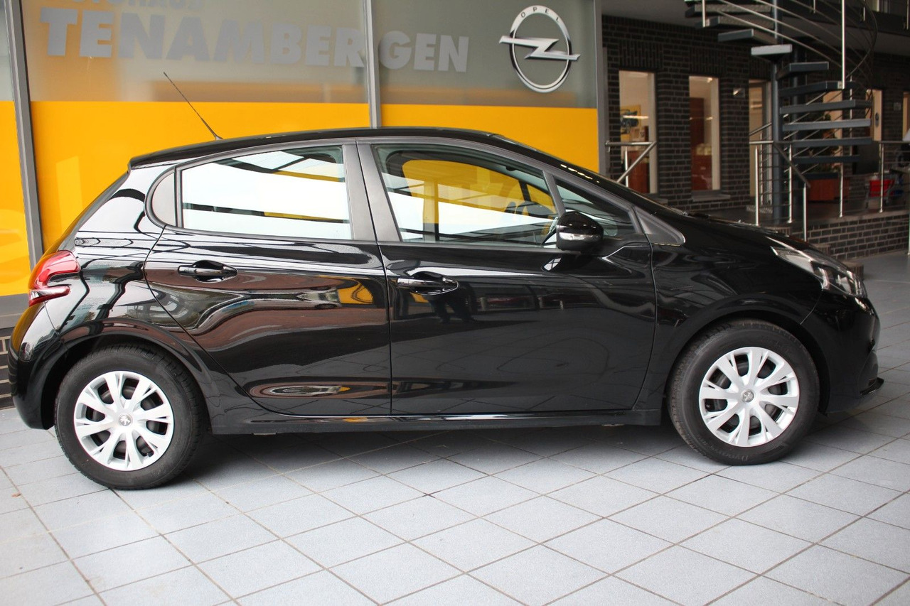 Peugeot 208 Active Klima PDC Sitzheizung Bluetooth - Berlina: foto 3 Peugeot 208 Active Klima PDC Sitzheizung Bluetooth - Berlina: foto 3