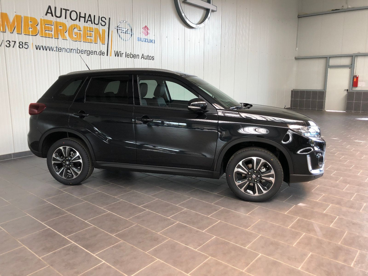Suzuki Vitara 1.5 Hybrid Comfort+Automatik/ Panor.-Dach - SUV/ Fuoristrada: foto 2 Suzuki Vitara 1.5 Hybrid Comfort+Automatik/ Panor.-Dach - SUV/ Fuoristrada: foto 2