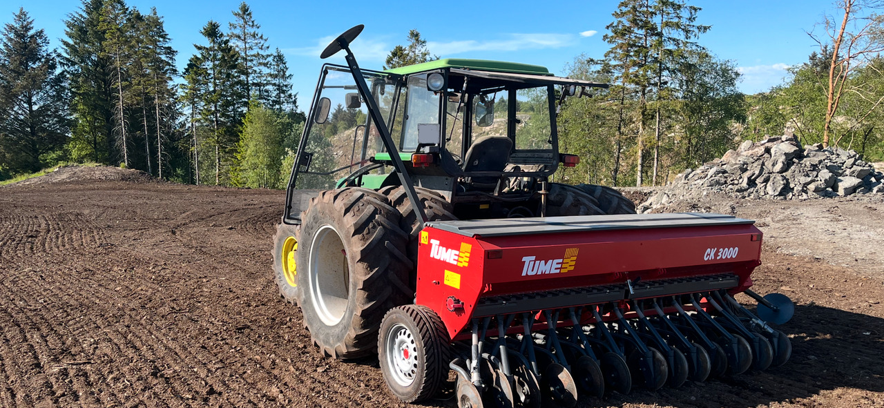 JOHN DEERE 1950 - Trattore: foto 5 JOHN DEERE 1950 - Trattore: foto 5