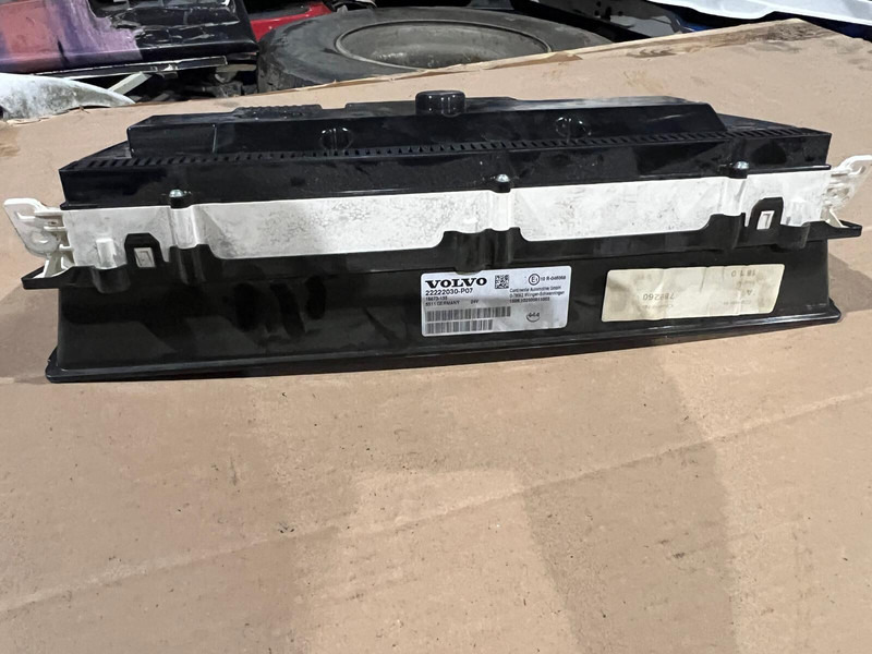 Continental FH4 - Cruscotto: foto 2 Continental FH4 - Cruscotto: foto 2