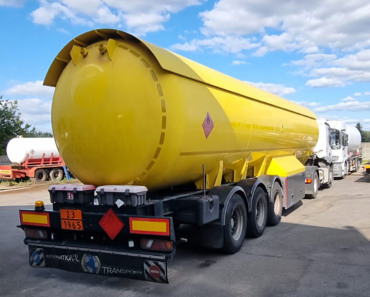 STOKOTA LPG/ PROPANE/ BUTANE - Semirimorchio cisterna: foto 1 STOKOTA LPG/ PROPANE/ BUTANE - Semirimorchio cisterna: foto 1