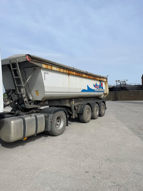 SCHMITZ SGF*S3 - Semirimorchio ribaltabile: foto 1 SCHMITZ SGF*S3 - Semirimorchio ribaltabile: foto 1