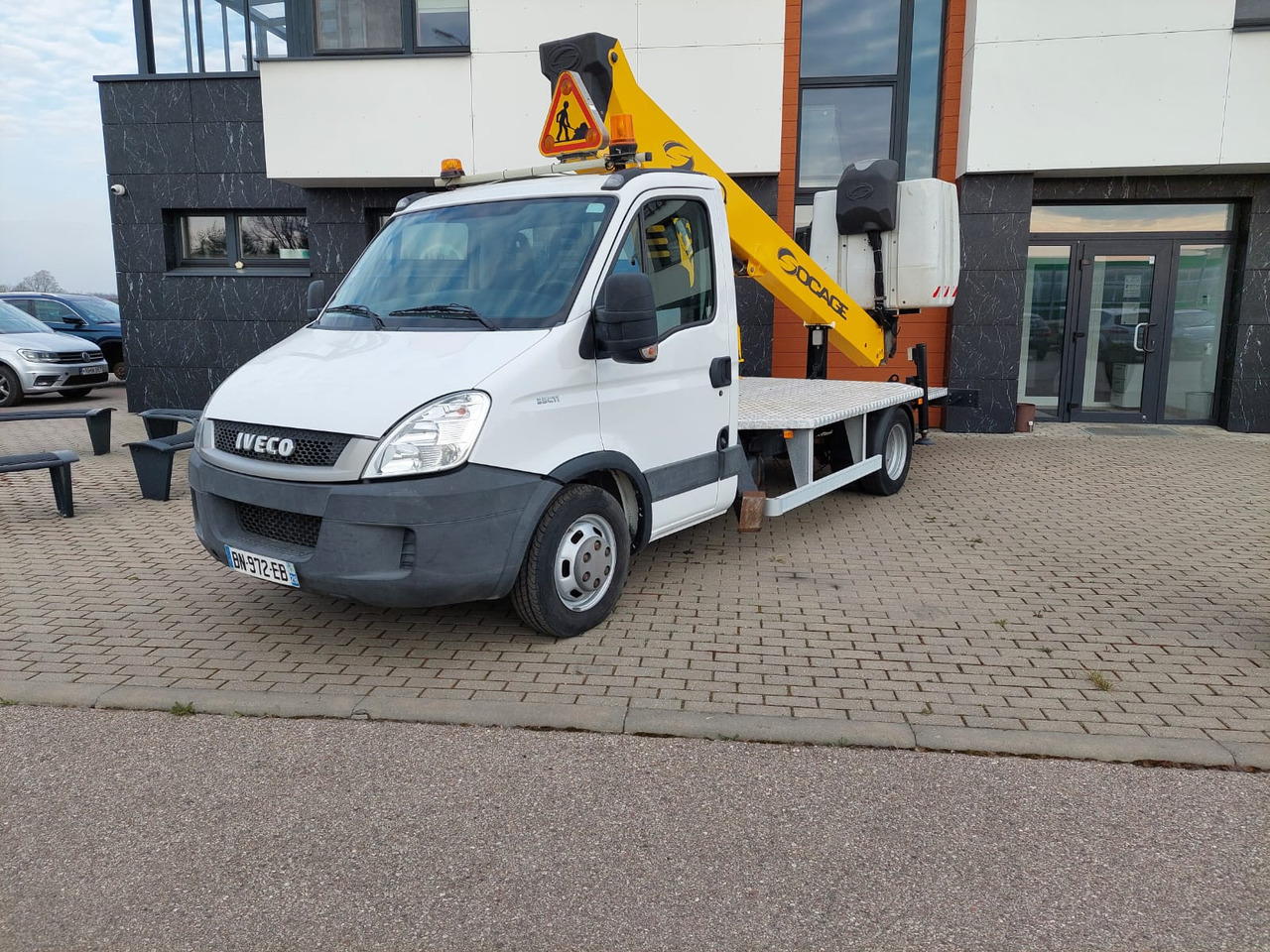 Iveco 35C11 - Piattaforma autocarrata: foto 2 Iveco 35C11 - Piattaforma autocarrata: foto 2