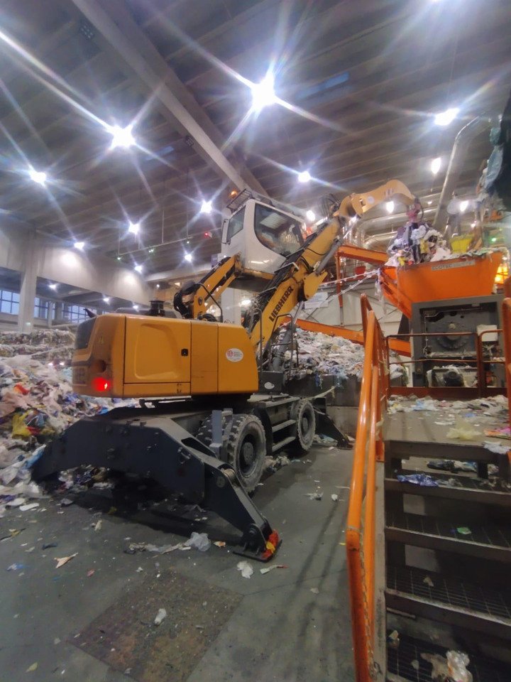 Liebherr LH22 M Litronic - Escavatore per movimentazione: foto 5 Liebherr LH22 M Litronic - Escavatore per movimentazione: foto 5