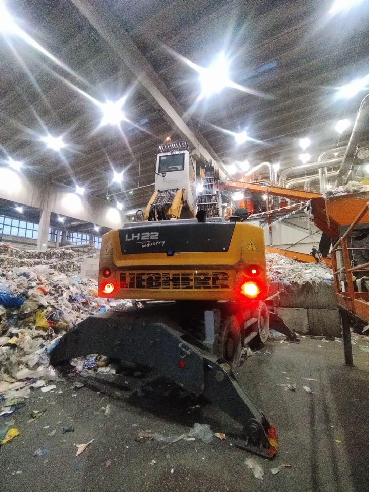 Liebherr LH22 M Litronic - Escavatore per movimentazione: foto 2 Liebherr LH22 M Litronic - Escavatore per movimentazione: foto 2