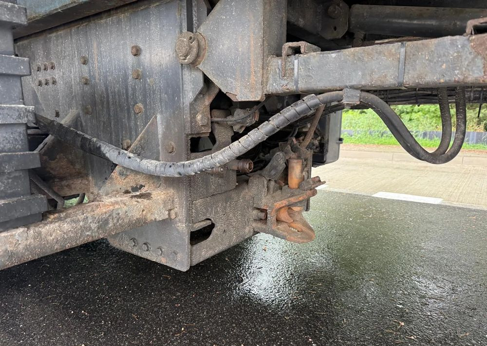 Scania R380 PD Autopomoc Specialny tacho na tarczki wciągarka - Carro attrezzi: foto 4 Scania R380 PD Autopomoc Specialny tacho na tarczki wciągarka - Carro attrezzi: foto 4