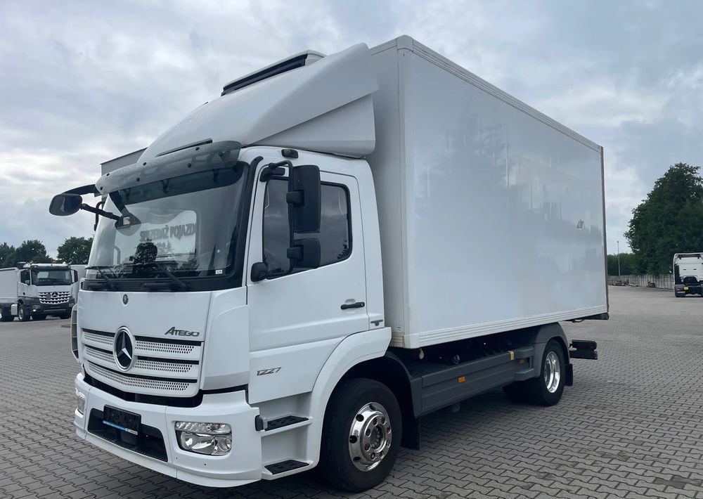Mercedes-Benz ATEGO 1227 CHŁODNIA HAKOWA / HAKÓWKA - Autocarro frigorifero: foto 2 Mercedes-Benz ATEGO 1227 CHŁODNIA HAKOWA / HAKÓWKA - Autocarro frigorifero: foto 2