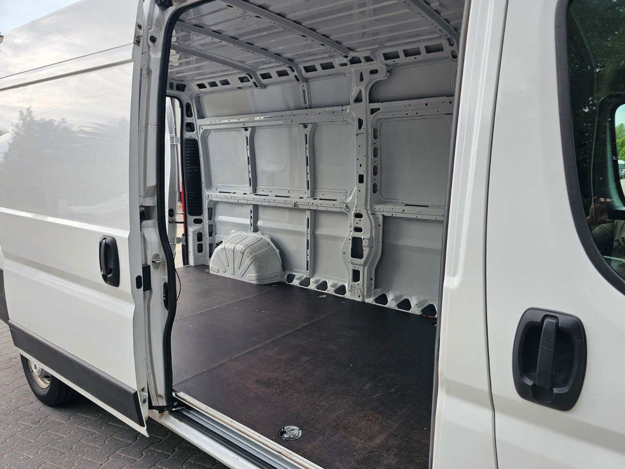 Opel MOVANO DUCATO L3H2 erst 35tkm Leichter unfall - Furgone chiuso: foto 5 Opel MOVANO DUCATO L3H2 erst 35tkm Leichter unfall - Furgone chiuso: foto 5
