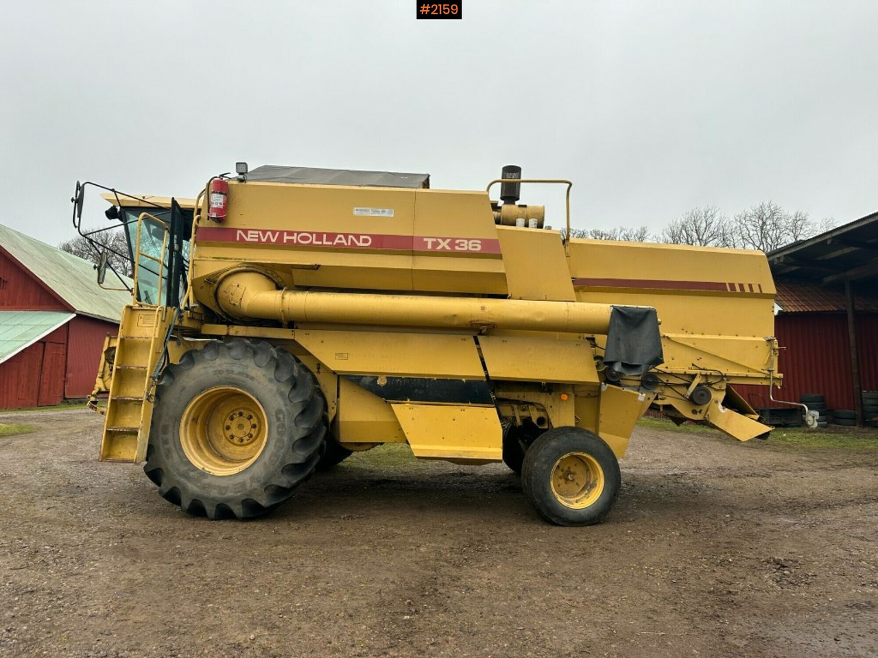 Combine harvester New Holland TX36 20 ft header with wagon (see video) - Mietitrebbia: foto 3 Combine harvester New Holland TX36 20 ft header with wagon (see video) - Mietitrebbia: foto 3