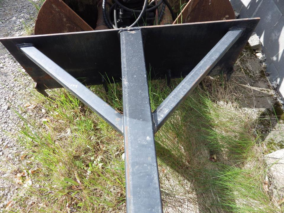 Silokamm Kornschieber Verlängerung an Volvo L30 / Cat 906 908 - Attrezzatura per silaggio: foto 5 Silokamm Kornschieber Verlängerung an Volvo L30 / Cat 906 908 - Attrezzatura per silaggio: foto 5