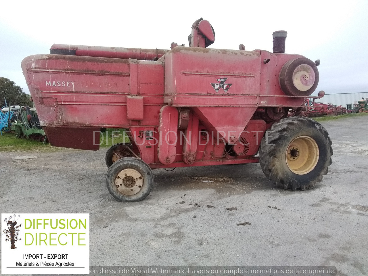 MASSEY FERGUSON MOISSONNEUSE BATTEUSE 500 - Macchina da raccolta: foto 1 MASSEY FERGUSON MOISSONNEUSE BATTEUSE 500 - Macchina da raccolta: foto 1