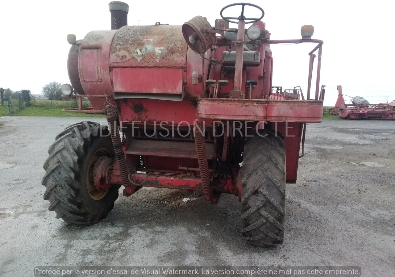 MASSEY FERGUSON MOISSONNEUSE BATTEUSE 500 - Macchina da raccolta: foto 3 MASSEY FERGUSON MOISSONNEUSE BATTEUSE 500 - Macchina da raccolta: foto 3