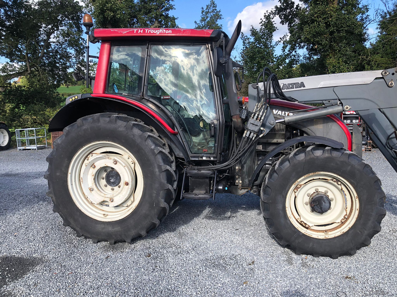 2006 Valtra N121 c/w front loader, 9700 Hrs - Trattore: foto 1 2006 Valtra N121 c/w front loader, 9700 Hrs - Trattore: foto 1
