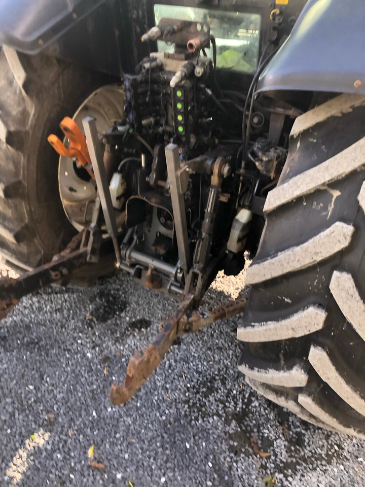 2009 Valtra T171 with front PTO - Trattore: foto 4 2009 Valtra T171 with front PTO - Trattore: foto 4