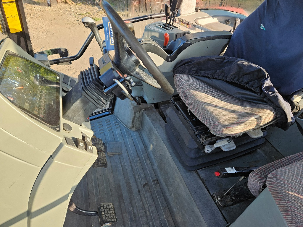 Trattore MF 6270 with front loader, under 6000 hours: foto 8