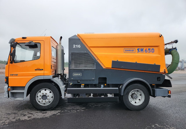 Schmidt SK650 Atego 85kmh/h - Spazzatrice stradale: foto 2 Schmidt SK650 Atego 85kmh/h - Spazzatrice stradale: foto 2