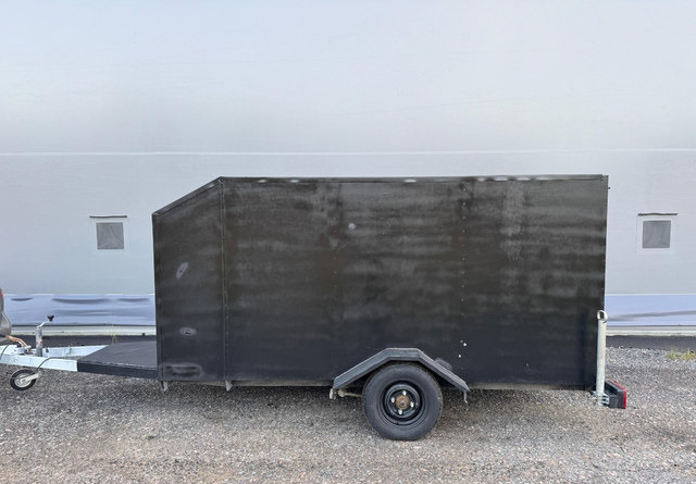 Umpiperäkärry - Rimorchio per auto: foto 2 Umpiperäkärry - Rimorchio per auto: foto 2