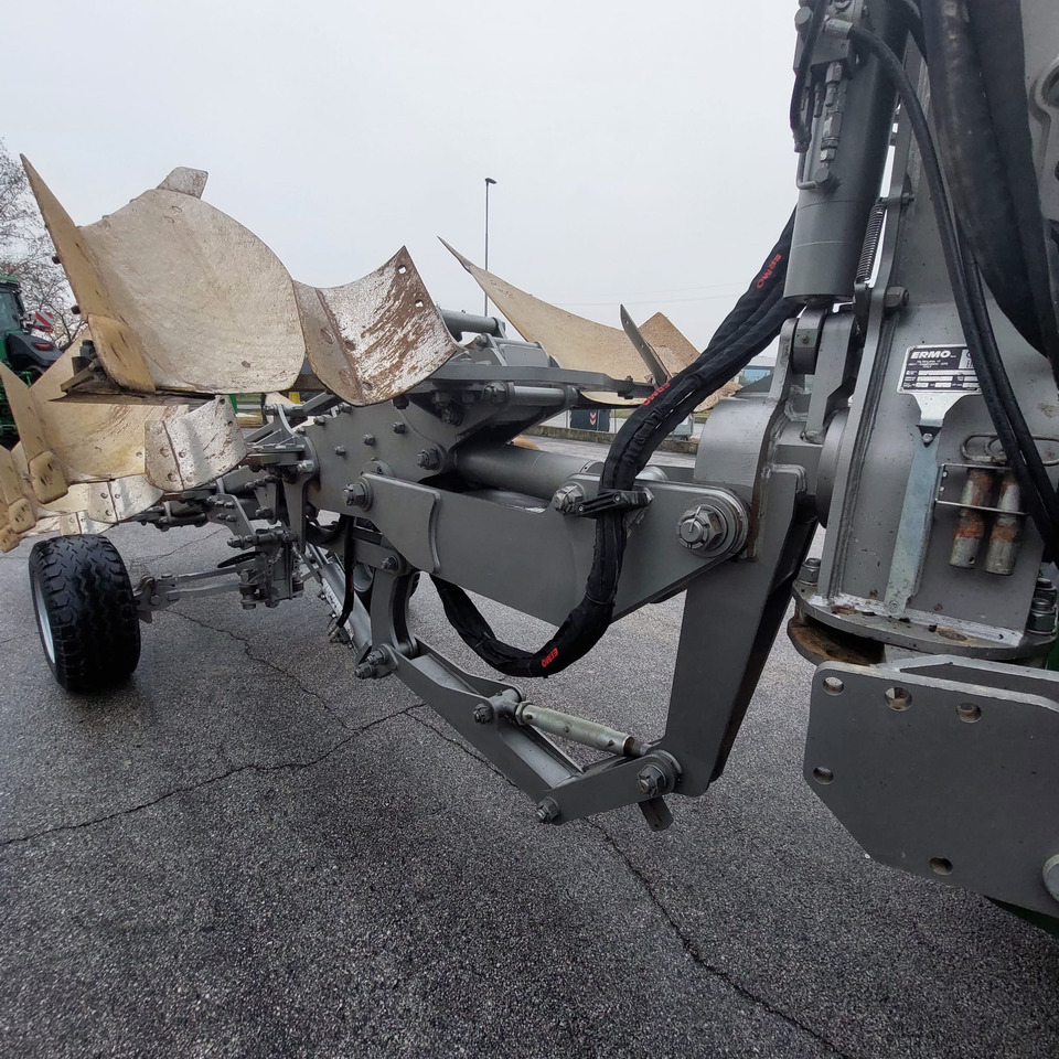 ARATRO ERMO - Aratro: foto 1 ARATRO ERMO - Aratro: foto 1