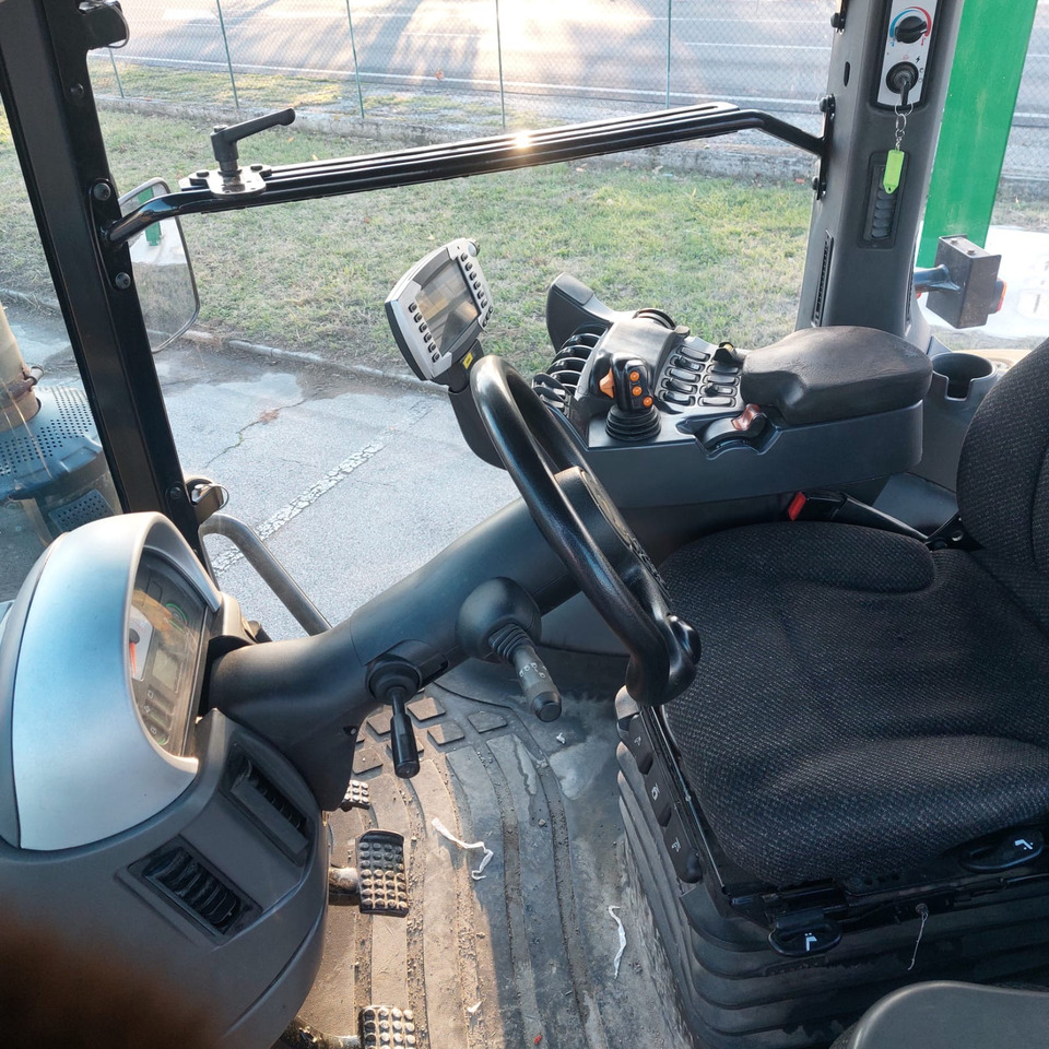 CHALLENGER MT 765E - Trattore: foto 5 CHALLENGER MT 765E - Trattore: foto 5