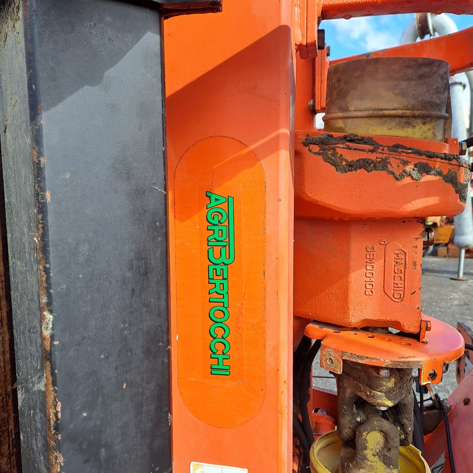 ERPICE ROTANTE PIEGHEVOLE MASCHIO AQUILA 5000 - Zappatrice: foto 3 ERPICE ROTANTE PIEGHEVOLE MASCHIO AQUILA 5000 - Zappatrice: foto 3