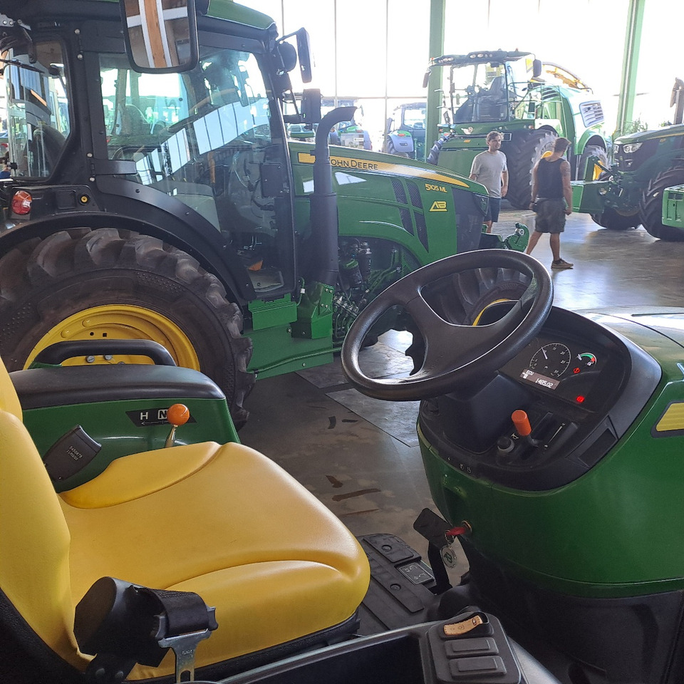 JOHN DEERE 3038E COMPATTO - Trattore: foto 4 JOHN DEERE 3038E COMPATTO - Trattore: foto 4