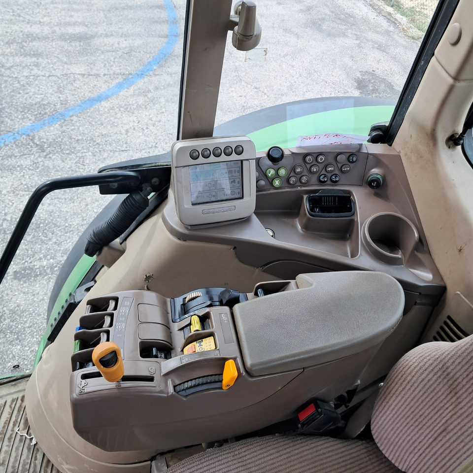 Trattore JOHN DEERE 6830 Premium: foto 10 Trattore JOHN DEERE 6830 Premium: foto 10