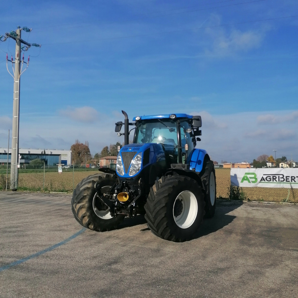 NEW HOLLAND T7 210 - Trattore: foto 3 NEW HOLLAND T7 210 - Trattore: foto 3