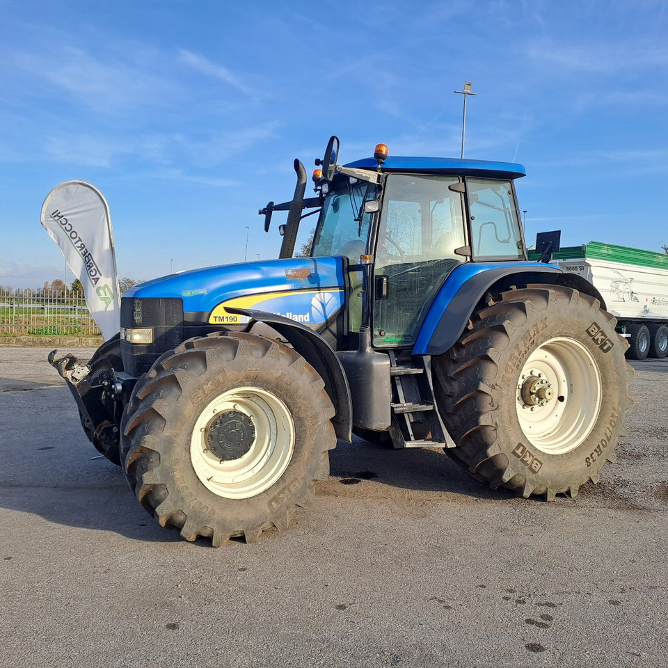 NEW HOLLAND TM 190 - Trattore: foto 3 NEW HOLLAND TM 190 - Trattore: foto 3