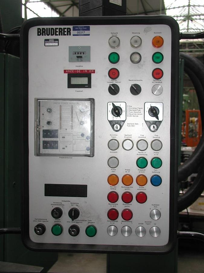 Kniehebelpresse BRUDERER - Macchina lavorazione metalli: foto 2 Kniehebelpresse BRUDERER - Macchina lavorazione metalli: foto 2
