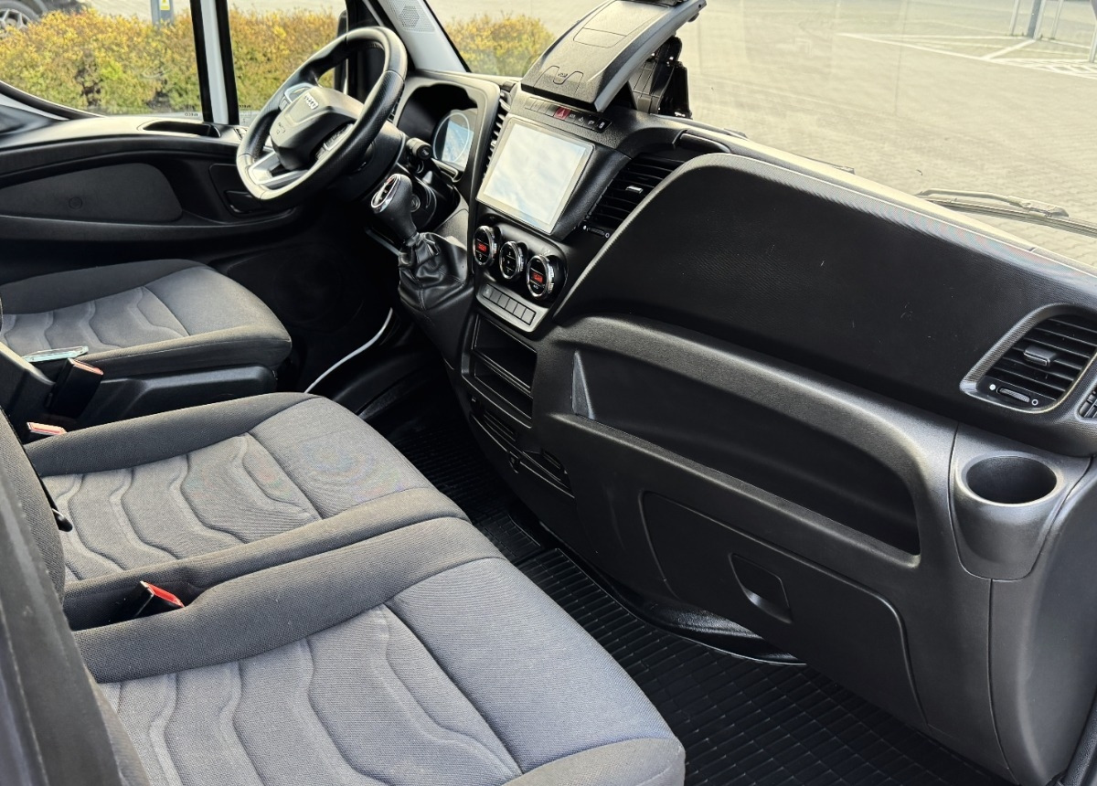 Iveco Daily L4H3 3.0 180KM Hi-matic LED KAMERA Bezwypadkowy Salon PL FV23 - Furgone chiuso: foto 5 Iveco Daily L4H3 3.0 180KM Hi-matic LED KAMERA Bezwypadkowy Salon PL FV23 - Furgone chiuso: foto 5