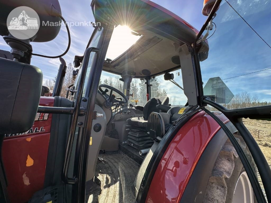 Trattore Case IH Farmall 110 C: foto 48 Trattore Case IH Farmall 110 C: foto 48