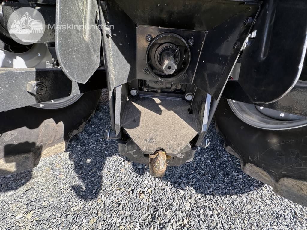 Trattore Case IH Farmall 110 C: foto 25 Trattore Case IH Farmall 110 C: foto 25