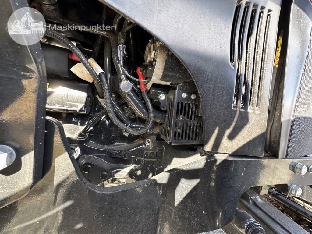 Trattore Case IH Farmall 110 C: foto 47 Trattore Case IH Farmall 110 C: foto 47