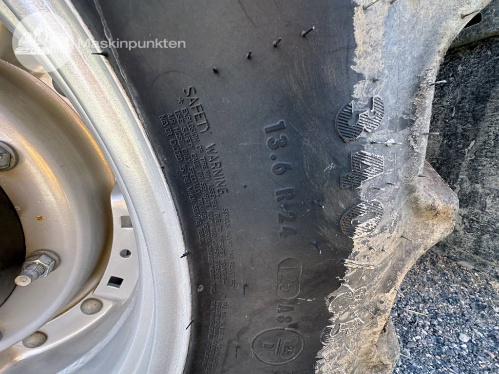 Trattore Case IH Farmall 110 C: foto 11 Trattore Case IH Farmall 110 C: foto 11