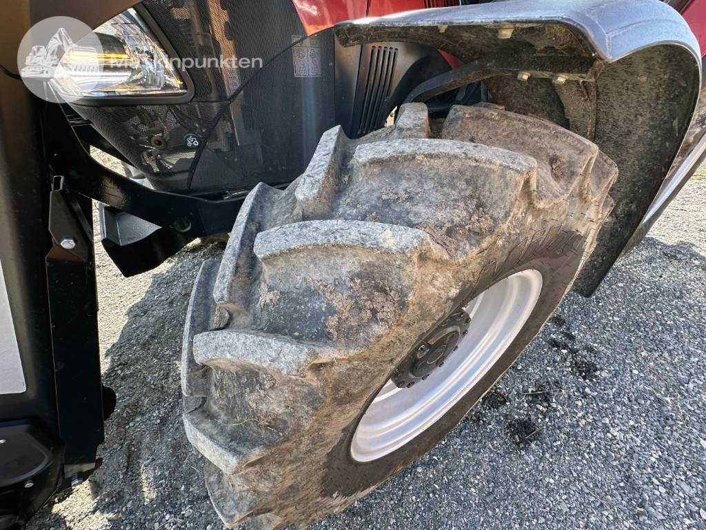 Trattore Case IH Farmall 110 C: foto 9 Trattore Case IH Farmall 110 C: foto 9