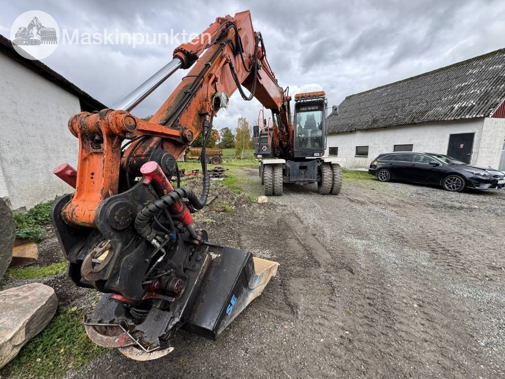 Hitachi ZX 140 W-3 - Escavatore gommato: foto 5 Hitachi ZX 140 W-3 - Escavatore gommato: foto 5