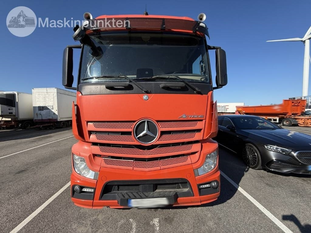 Mercedes-Benz Actros 2551 - Autocarro frigorifero: foto 2 Mercedes-Benz Actros 2551 - Autocarro frigorifero: foto 2