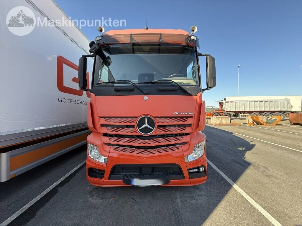 Mercedes-Benz Actros 2551 - Autocarro frigorifero: foto 2 Mercedes-Benz Actros 2551 - Autocarro frigorifero: foto 2